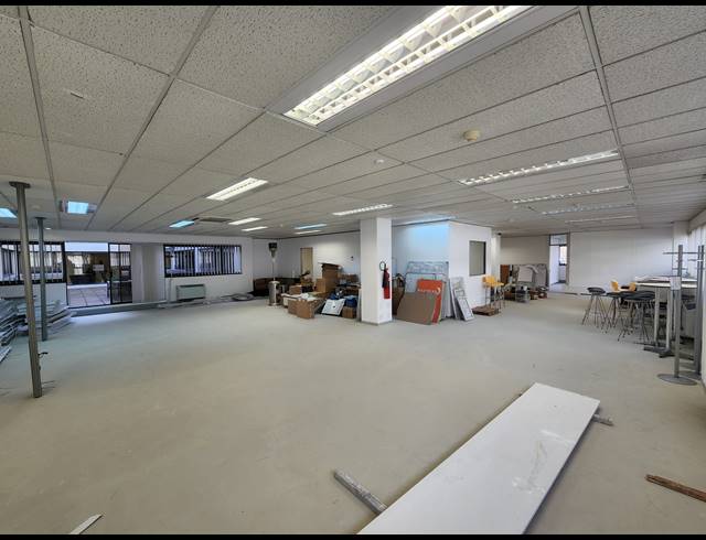 324M² OFFICE TO LET IN PINELANDS